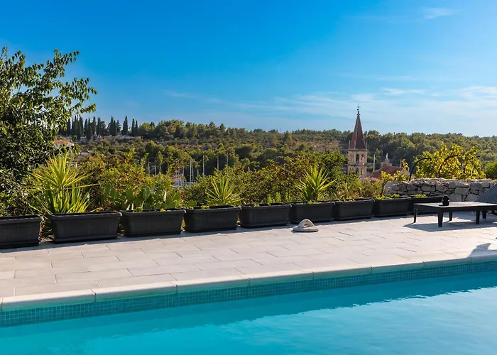 Fortica Villa Milna (Brac)