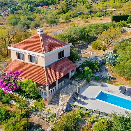Fortica * Milna (Brac)
